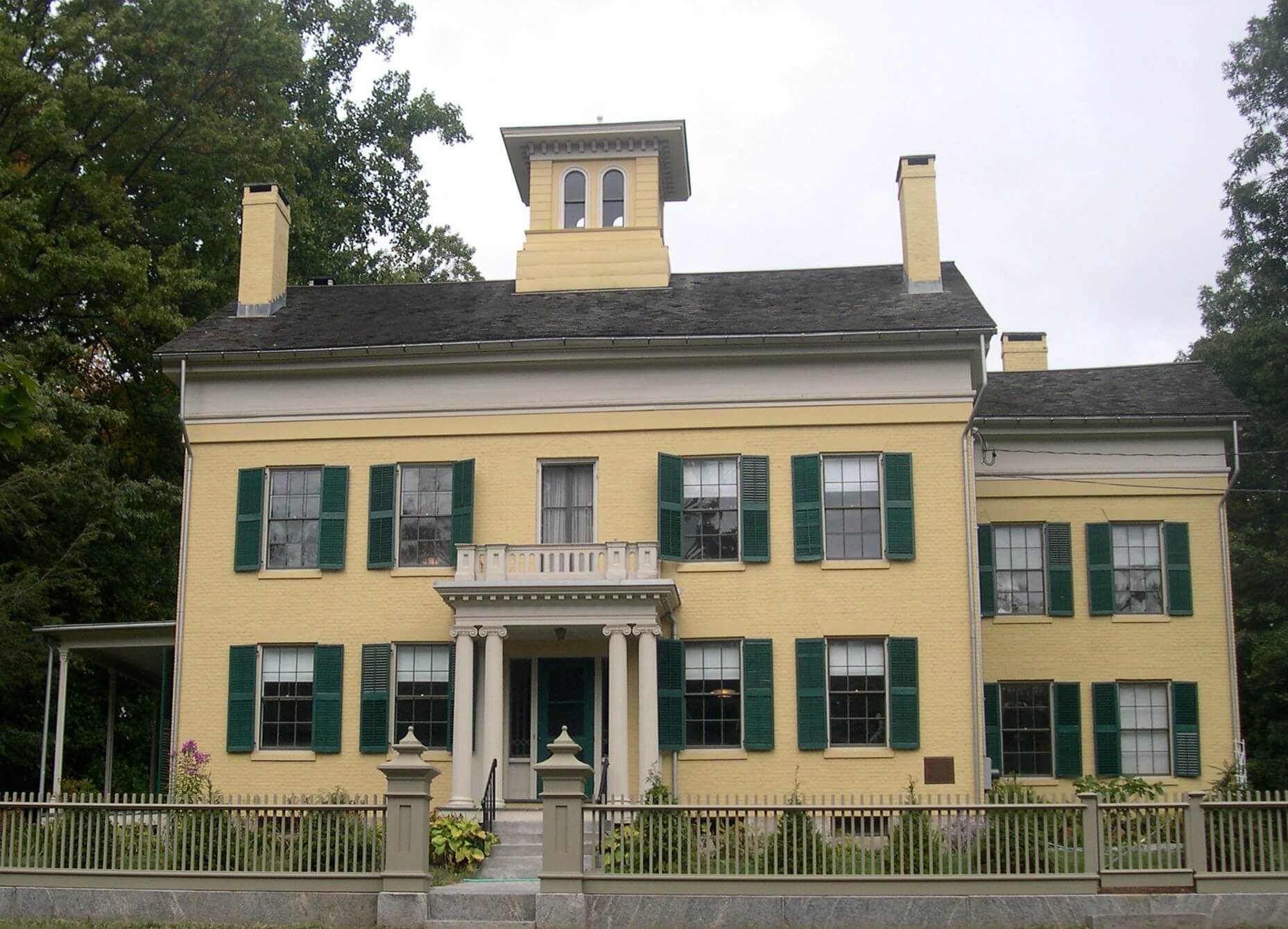 Emily Dickinson Museum exterior photo